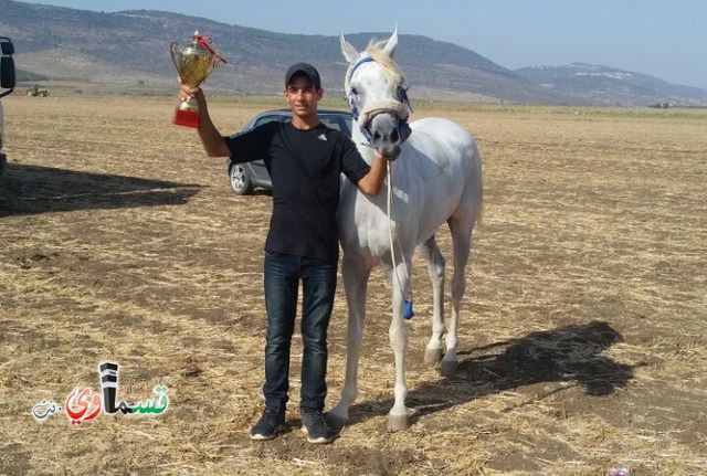 كفرقاسم- فيديو  : انجاز رياضي قسماوي .. الشاب ندير مامون بدير يحقق المرتبة الثانية في سباق الخيول القطري 